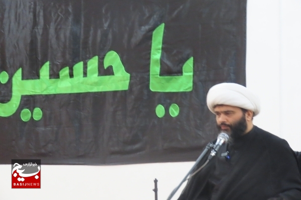 امام سجاد(ع) با بهره گیری از دعا و زبان فطرت جهاد تبیین میکردند امام سجاد(ع) با بهره گیری از دعا و زبان فطرت جهاد تبیین میکردند