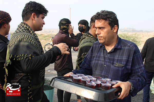 پذیرایی موکب سپاه سیدالشهداء شهرستان دیّر از دلدادگان حسینی پذیرایی موکب سپاه سیدالشهداء شهرستان دیّر از دلدادگان حسینی