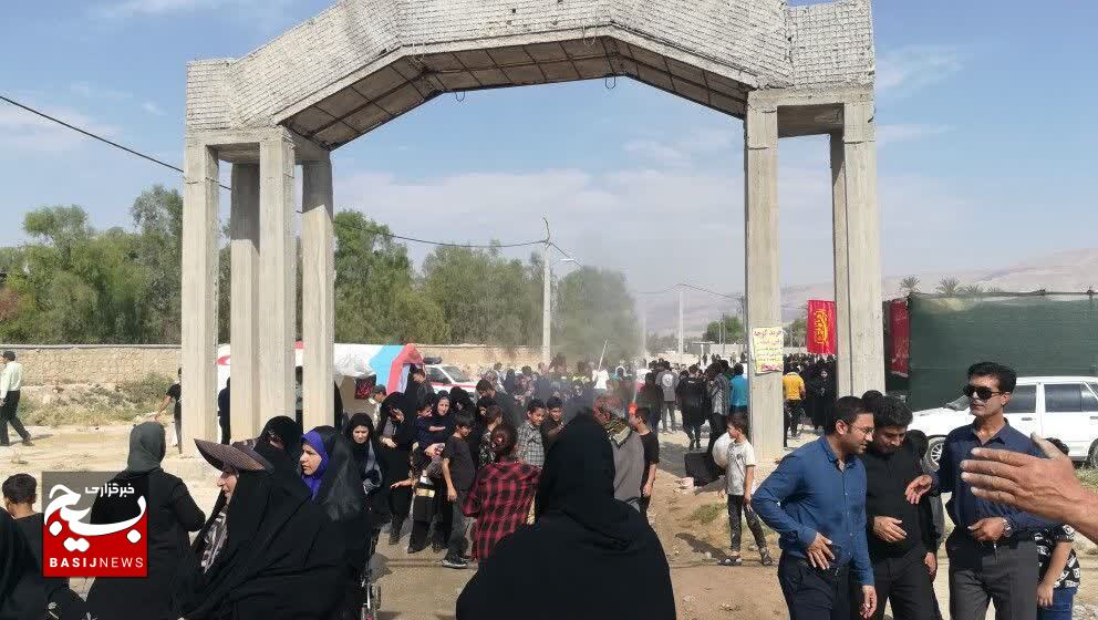 حماسهآفرینی جاماندگان و اربعینیهای حسینی در قیر وکارزین حماسهآفرینی جاماندگان و اربعینیهای حسینی در قیر وکارزین