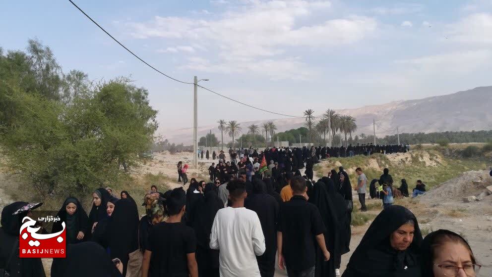 حماسهآفرینی جاماندگان و اربعینیهای حسینی در قیر وکارزین حماسهآفرینی جاماندگان و اربعینیهای حسینی در قیر وکارزین
