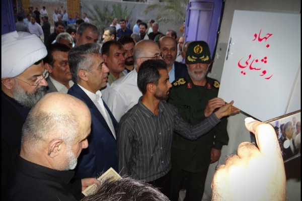 آغاز عملیات اجرایی ۶۵واحد نیروگاه خورشیدی در شهرستان دشتی
