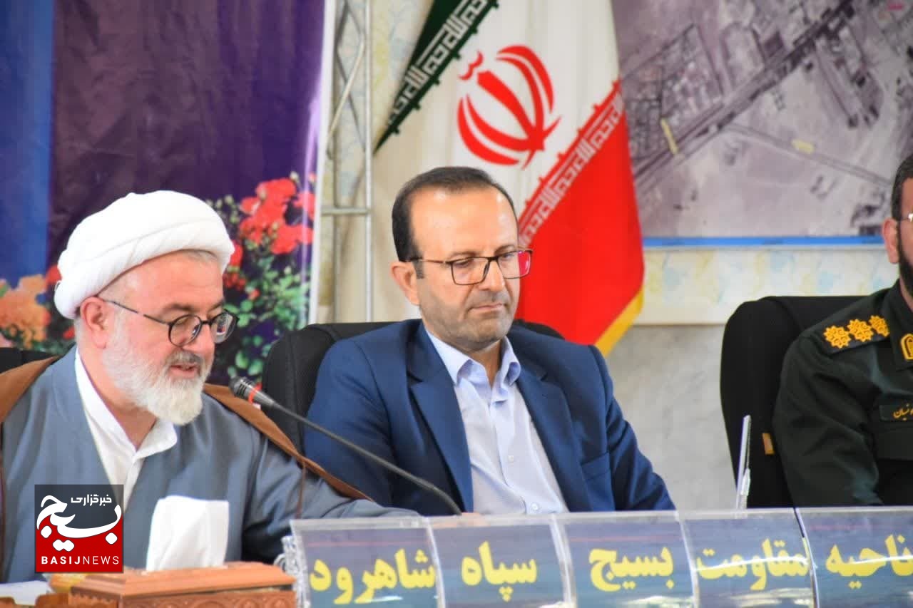 نارضایتی امام جمعه شاهرود از عدم برگزاری رژه نیرو‌های مسلح در این شهرستان/پیگیری و رفع ترک فعل مدیران در اجرای مسئولیت‌