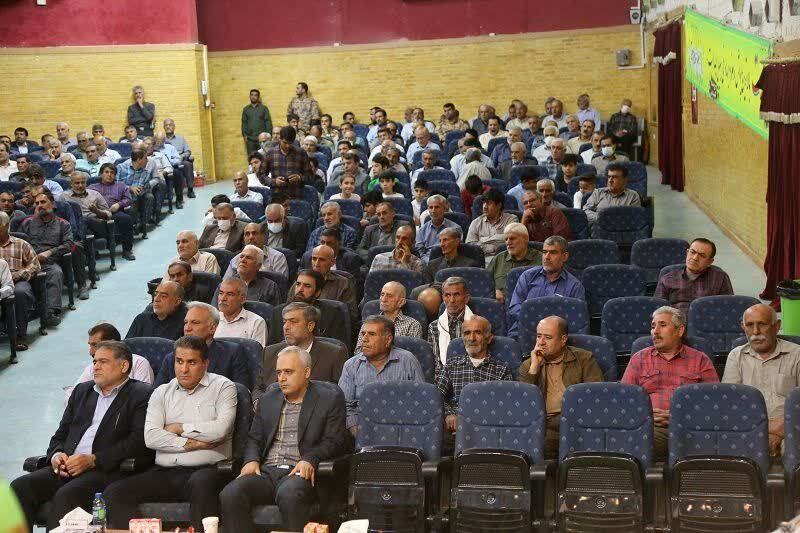تجلیل از پیشکسوتان جهاد و مقاومت در شهرستان گچساران تجلیل از پیشکسوتان جهاد و مقاومت در شهرستان گچساران