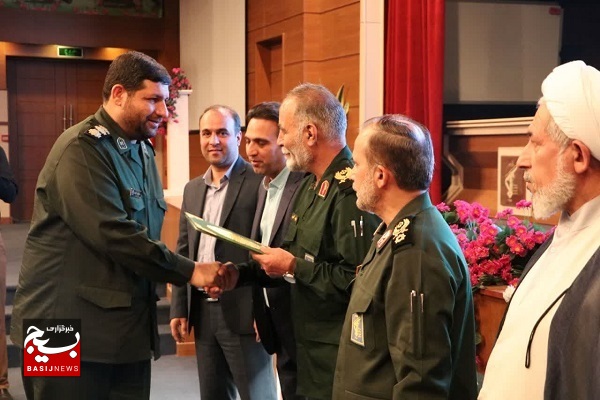 حفظ انسجام و آمادگی در بسیج با برنامه ریزی مستمر فرماندهان امکان پذیر است/ موفقیت در هر زمینهای با روحیه بسیجی تضمین میشود +تصاویر حفظ انسجام و آمادگی در بسیج با برنامه ریزی مستمر فرماندهان امکان پذیر است/ موفقیت در هر زمینهای با روحیه بسیجی تضمین میشود +تصاویر