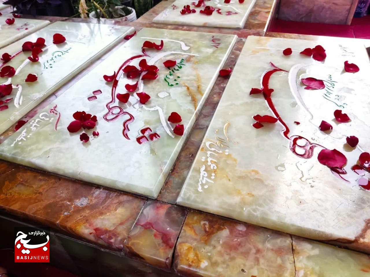 بهشت گردی در حریم یادمان شهدای گمنام کوه خضر نبی (ع) قم بهشت گردی در حریم یادمان شهدای گمنام کوه خضر نبی (ع) قم