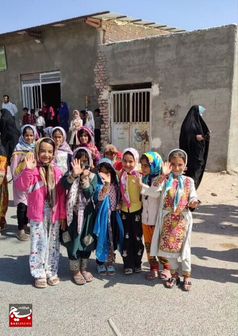 بهره مندی قریب به ۱۵۰۰ نفر از اهالی روستاهای مرزی نهبندان از خدمات ۲۰ جهادگر بهره مندی قریب به ۱۵۰۰ نفر از اهالی روستاهای مرزی نهبندان از خدمات ۲۰ جهادگر