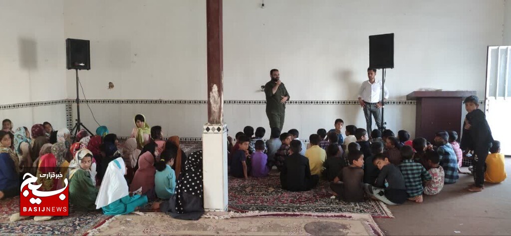 بهره مندی قریب به ۱۵۰۰ نفر از اهالی روستاهای مرزی نهبندان از خدمات ۲۰ جهادگر بهره مندی قریب به ۱۵۰۰ نفر از اهالی روستاهای مرزی نهبندان از خدمات ۲۰ جهادگر