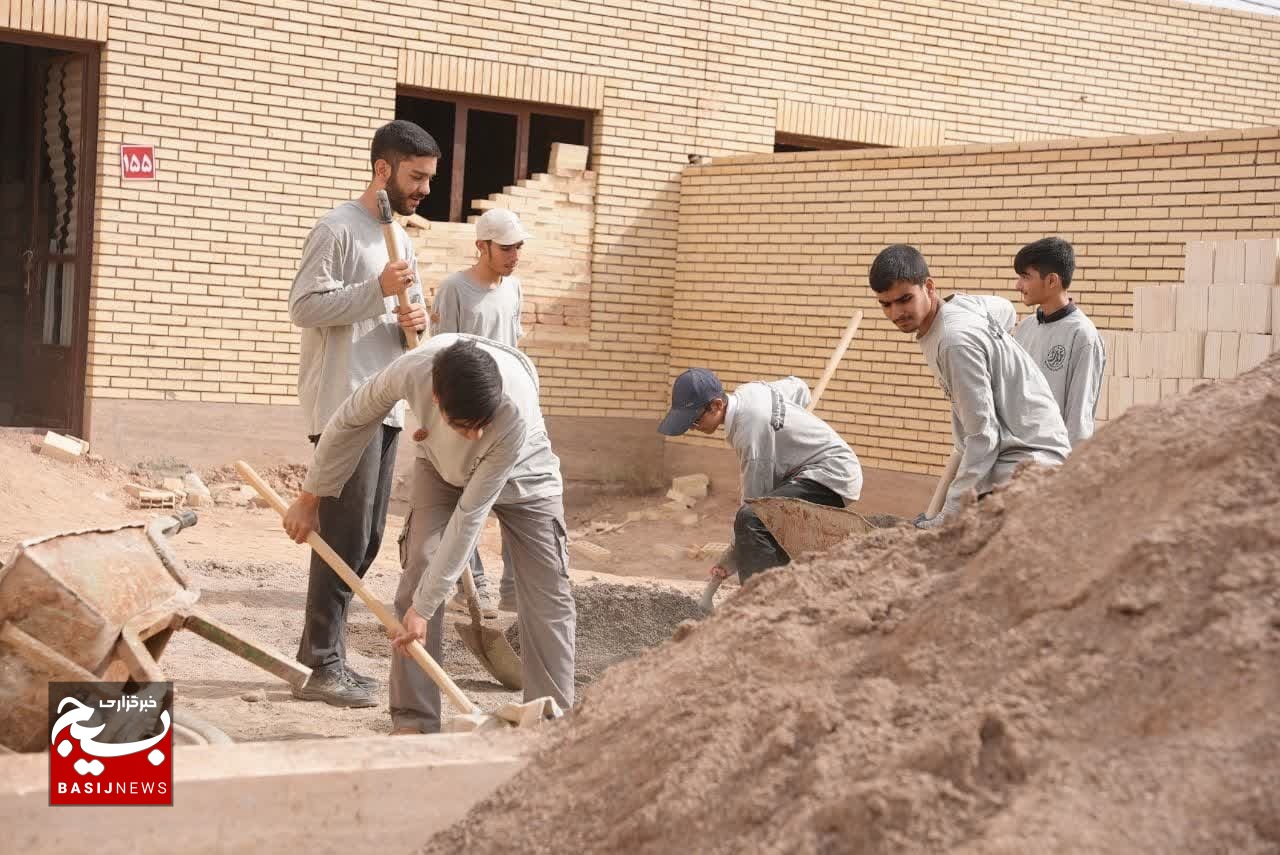 طلوع «خورشید هشتم» در کویر یزد طلوع «خورشید هشتم» در کویر یزد