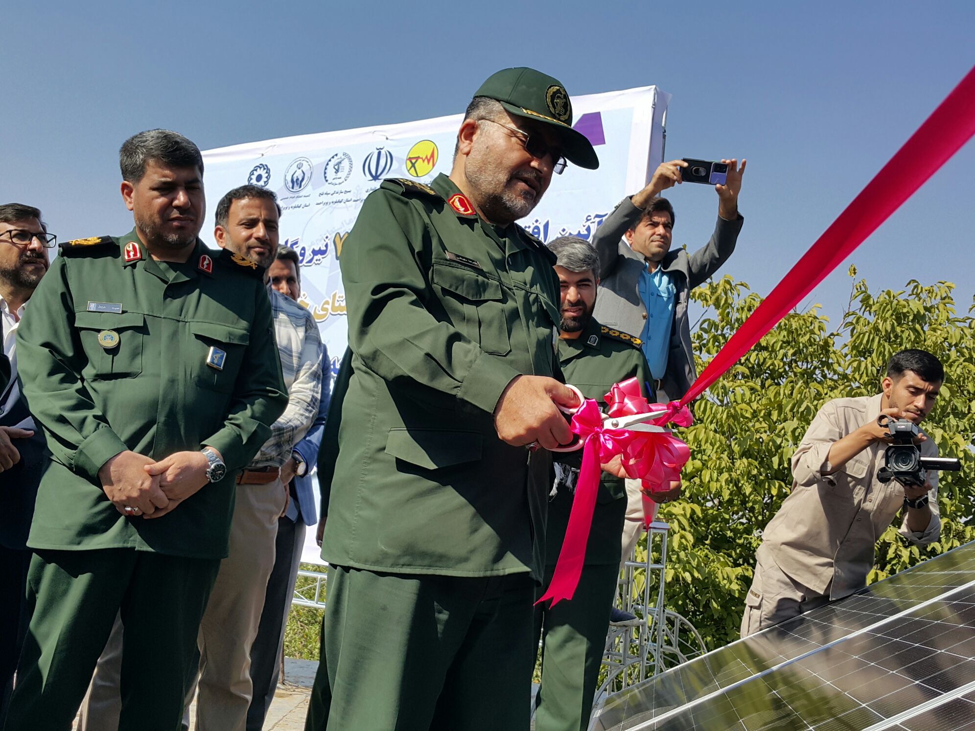 ۷۱ نیروگاه برق خورشیدی در کهگیلویه و بویراحمد افتتاح شد/می توان از نیروگاه خورشیدی برای تولید برق و صادرات انرژی استفاده کرد ۷۱ نیروگاه برق خورشیدی در کهگیلویه و بویراحمد افتتاح شد/می توان از نیروگاه خورشیدی برای تولید برق و صادرات انرژی استفاده کرد