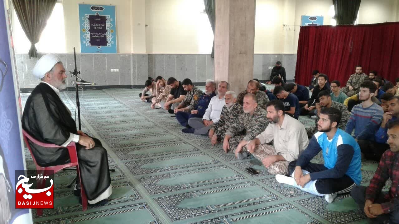 از اهداف جنگ ترکیبی دشمنان عوض کردن جای شهید و جلاد است از اهداف جنگ ترکیبی دشمنان عوض کردن جای شهید و جلاد است