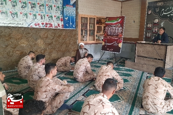 رزمندگان و شهدا هترین الگو برای سربازان هستند