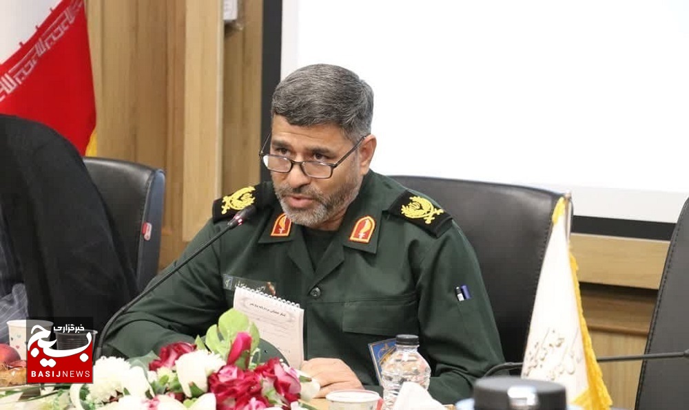 آیین رونمایی از کتاب «من و ۴۰ برادرم» در مشهدالرضا + عکس