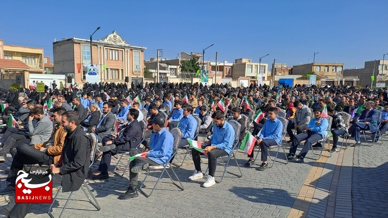 اجتماع عظیم جوانان نقش آفرین در گام دوم اانقلاب در اردبیل اجتماع عظیم جوانان نقش آفرین در گام دوم اانقلاب در اردبیل