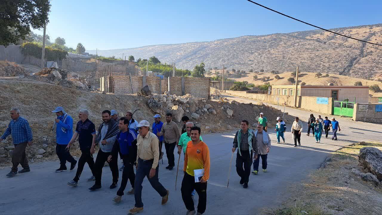 مراسم کوهپیمایی کارکنان ناحیه مقاومت بسیج شهرستان کهگیلویه