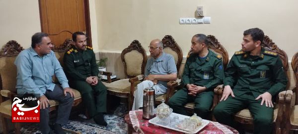 دیدار فرمانده ناحیه عسلویه با خانواده  پیشکسوتان و رزمنده جانباز دوران دفاع مقدس