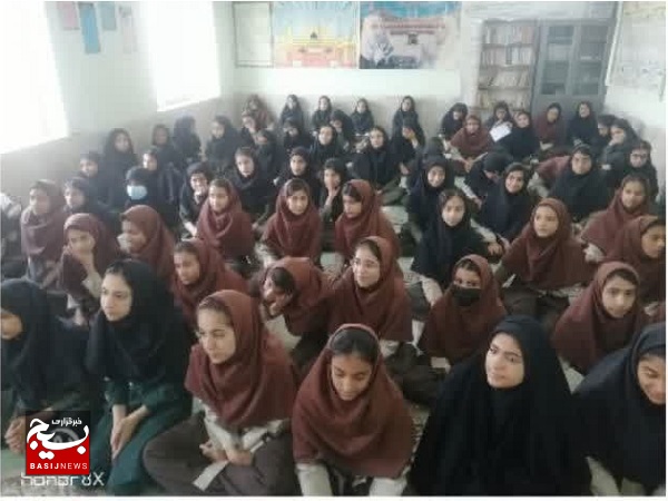 مراسم یادبود شهید فهمیده در مدرسه حجاب روستای محمدعامری برگزار شد مراسم یادبود شهید فهمیده در مدرسه حجاب روستای محمدعامری برگزار شد