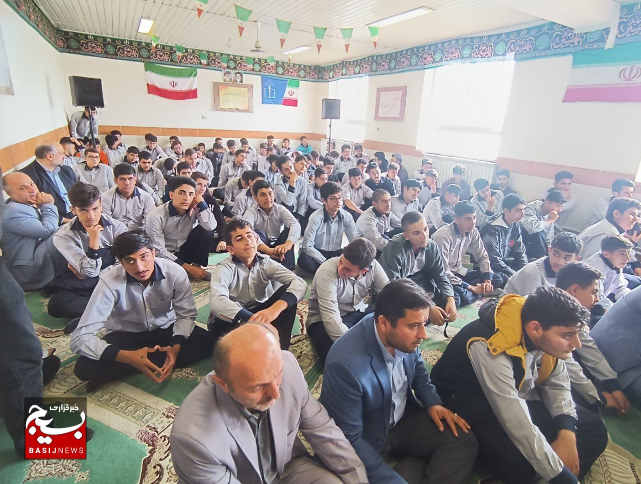 برگزاری یادواره نخستین دانش آموز شهید در گیلان برگزاری یادواره نخستین دانش آموز شهید در گیلان