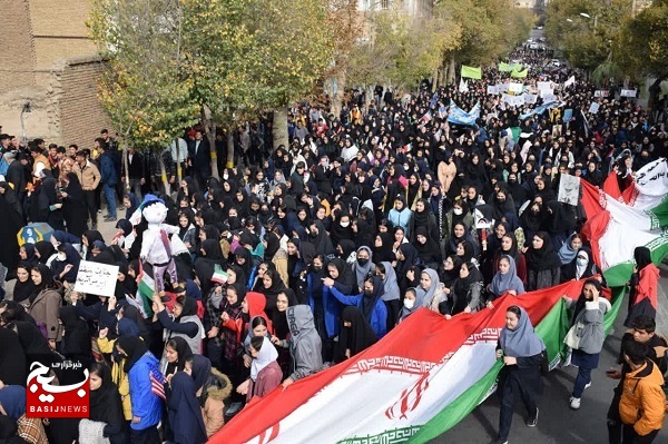 راهپیمایی ۱۳ آبان در مرند به رنگ حمایت از غزه راهپیمایی ۱۳ آبان در مرند به رنگ حمایت از غزه