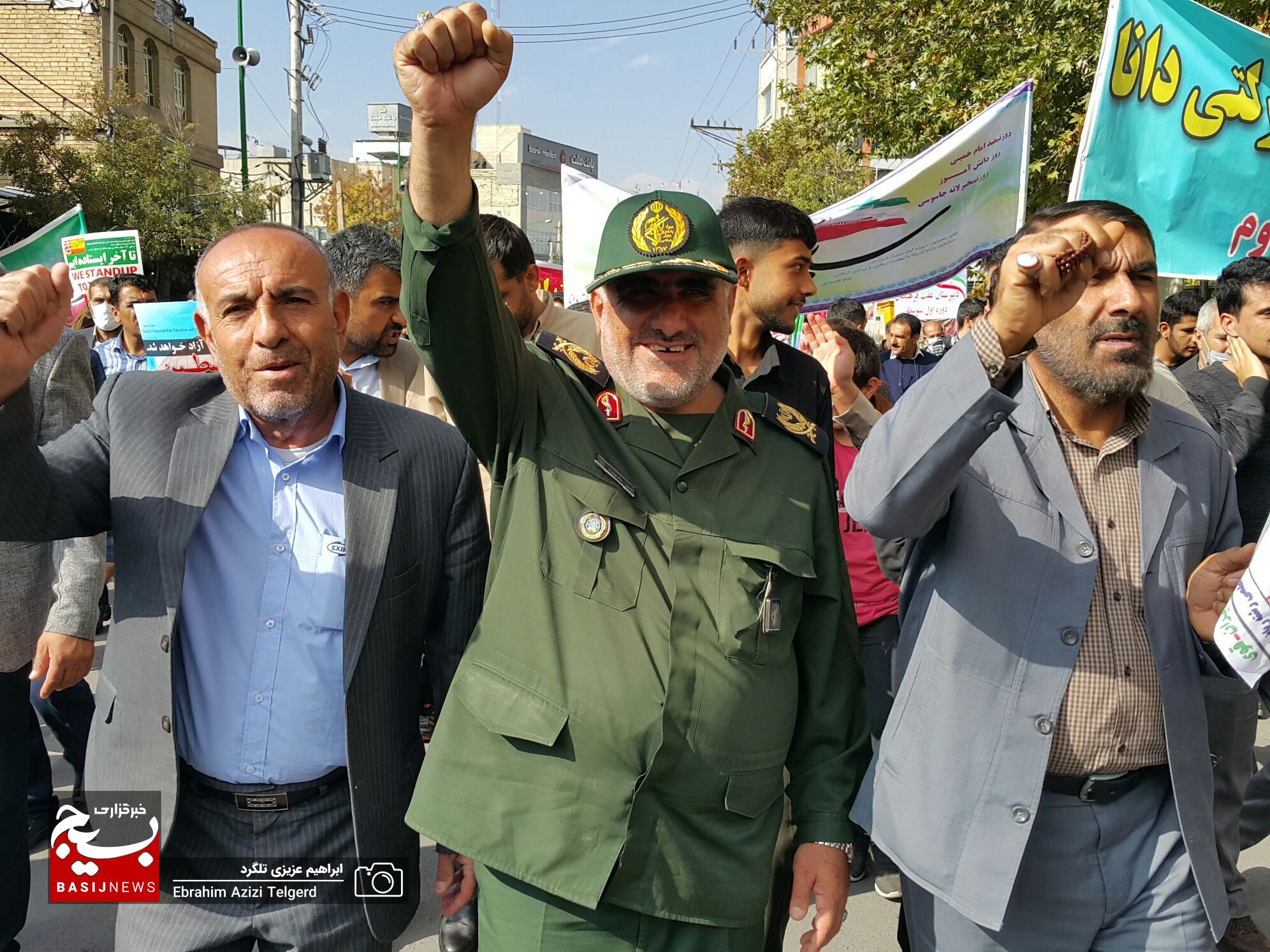 تصاویری باشکوه از راهپیمایی ۱۳ آبان‌ در یاسوج