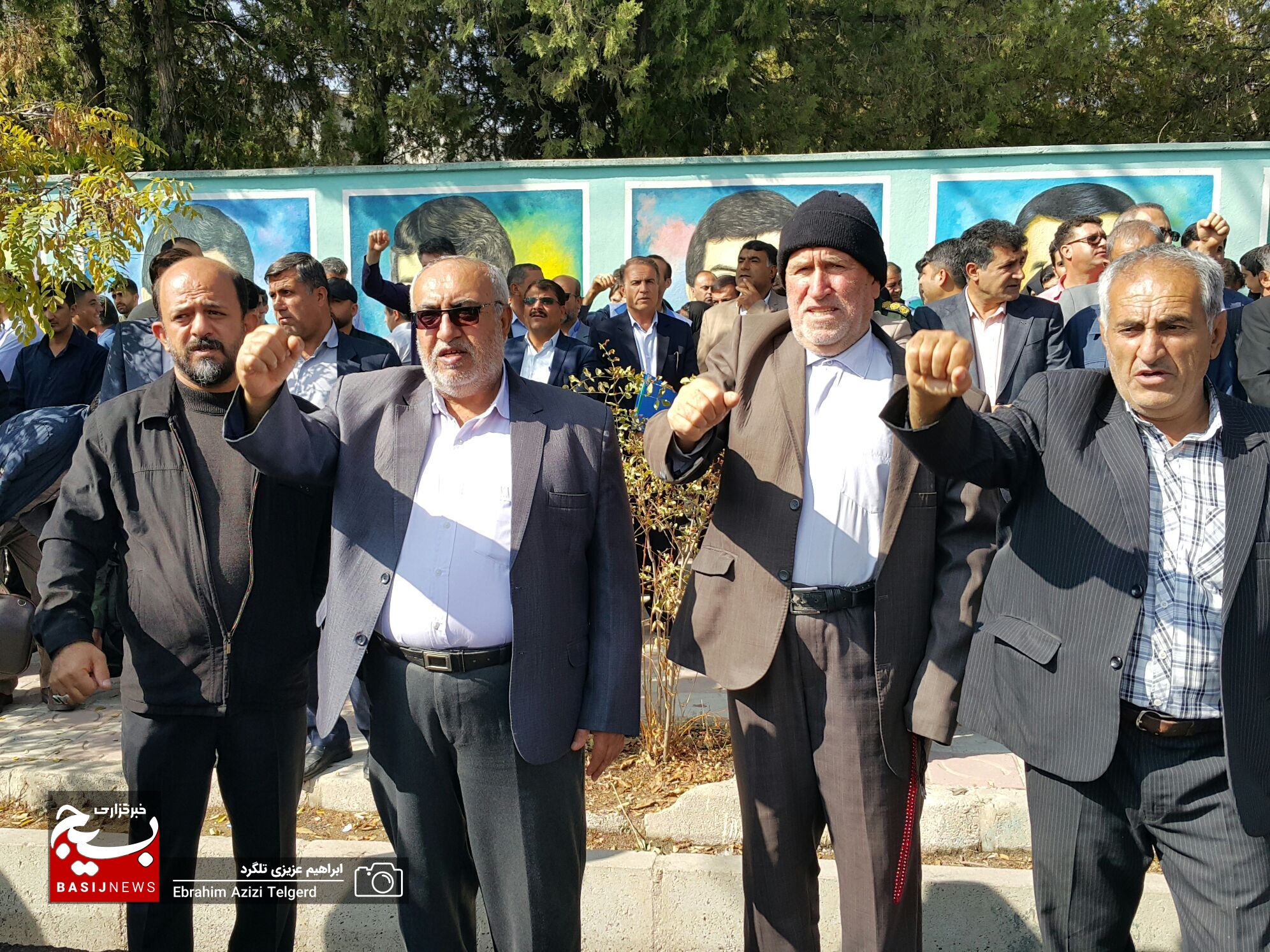 تصاویری باشکوه از راهپیمایی ۱۳ آبان‌ در یاسوج
