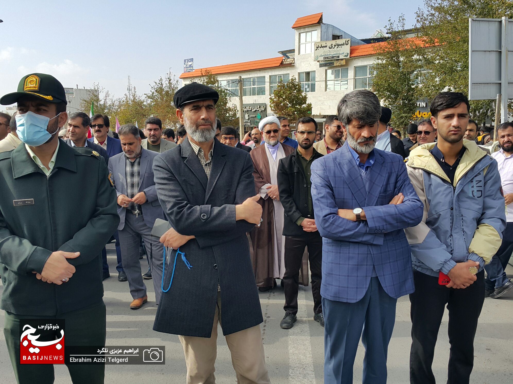 تصاویری باشکوه از راهپیمایی ۱۳ آبان‌ در یاسوج + (تصویر )