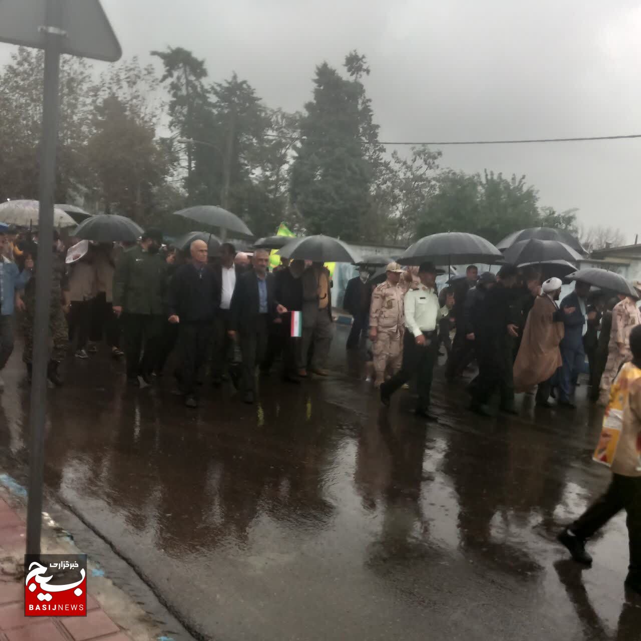 برگزاری راهپیمایی ۱۳ آبان؛ رور ملی استکبار ستیزی در مناطق مختلف گیلان برگزاری راهپیمایی ۱۳ آبان؛ رور ملی استکبار ستیزی در مناطق مختلف گیلان