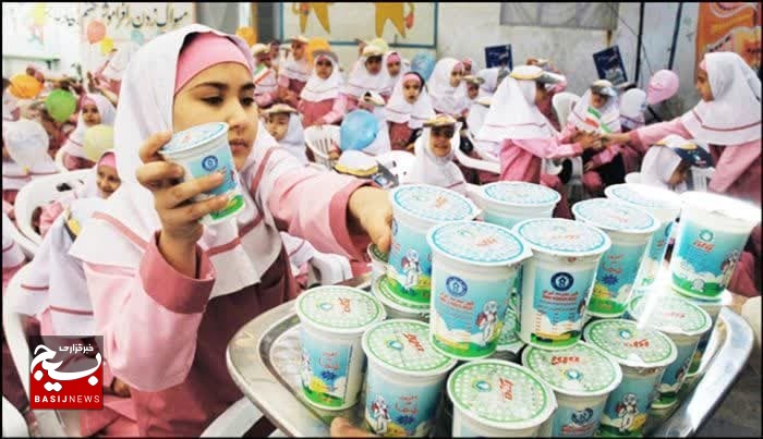 آغاز توزیع شیر رایگان در کرمان آغاز توزیع شیر رایگان در کرمان