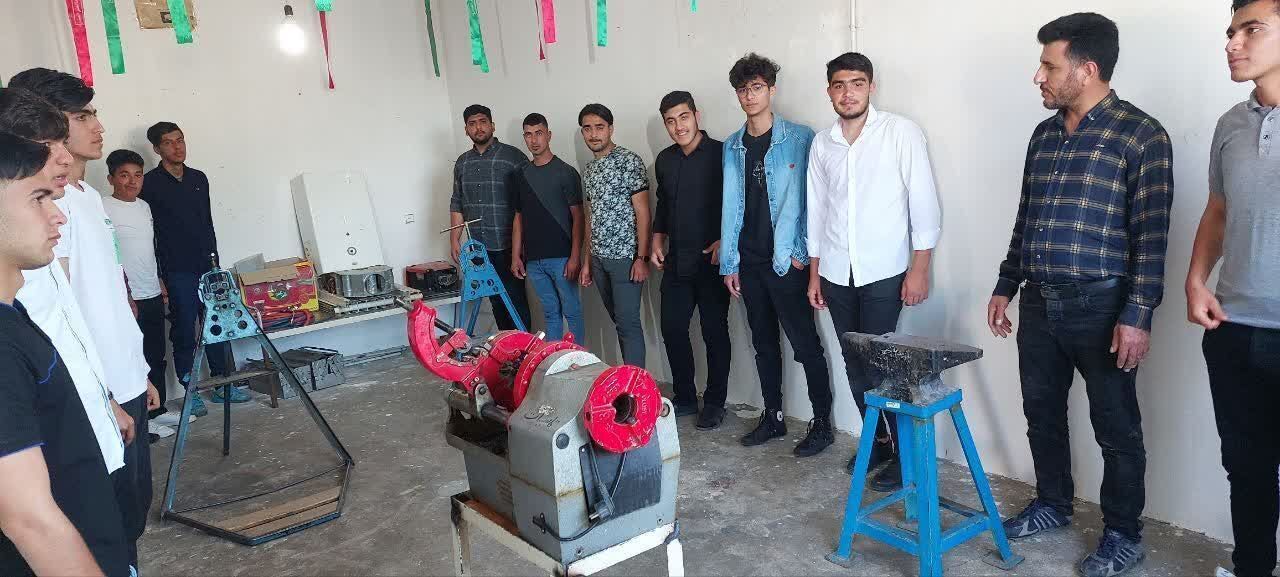 پایگاه بسیج شهر دندی اشتغالزایی در این شهر را آسان کرده است/کاهش آسیبهای اجتماعی پایگاه بسیج شهر دندی اشتغالزایی در این شهر را آسان کرده است/کاهش آسیبهای اجتماعی