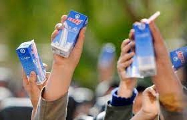 توزیع شیر رایگان در مدارس آذربایجان شرقی توزیع شیر رایگان در مدارس آذربایجان شرقی