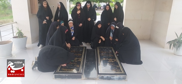 اعزام دختران دانش آموز دلواری به مناطق عملیاتی دفاع مقدس اعزام دختران دانش آموز دلواری به مناطق عملیاتی دفاع مقدس