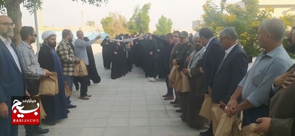 اعزام دختران دانش آموز دلواری به مناطق عملیاتی دفاع مقدس اعزام دختران دانش آموز دلواری به مناطق عملیاتی دفاع مقدس