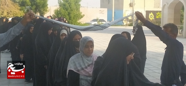 اعزام دختران دانش آموز دلواری به مناطق عملیاتی دفاع مقدس اعزام دختران دانش آموز دلواری به مناطق عملیاتی دفاع مقدس