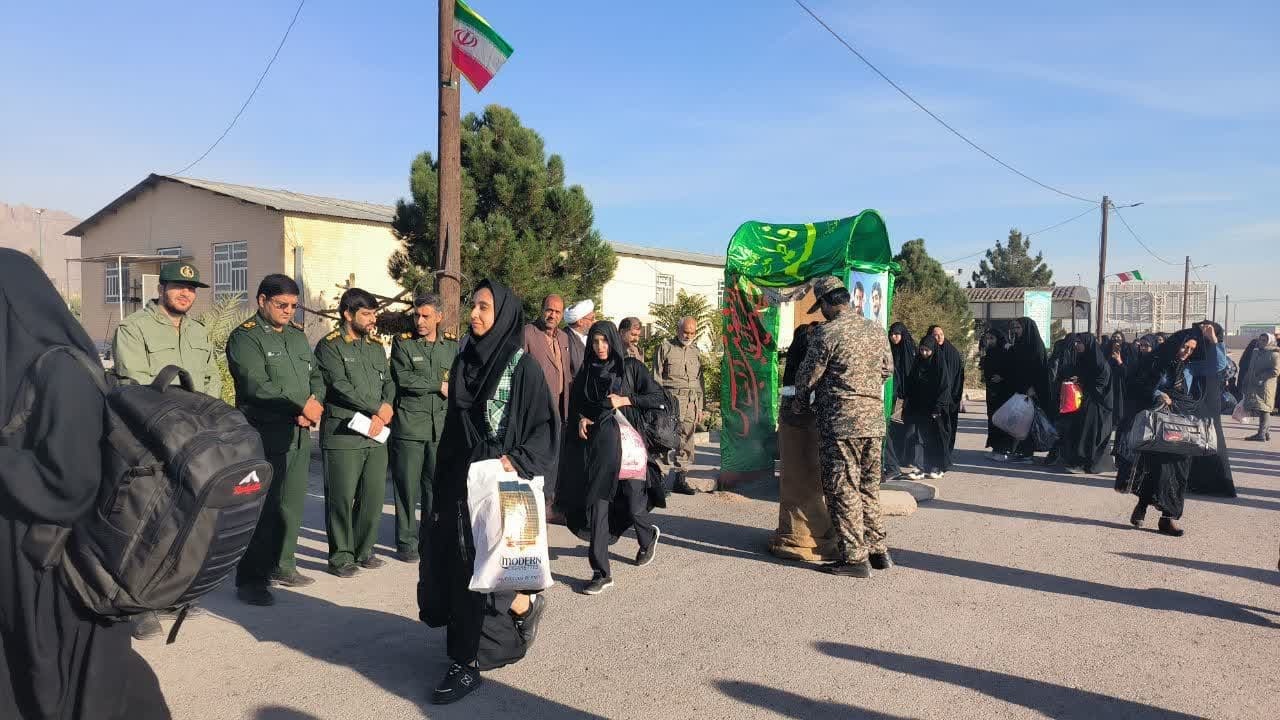 اعزام دانش آموزان مهریز به راهیان نور اعزام دانش آموزان مهریز به راهیان نور