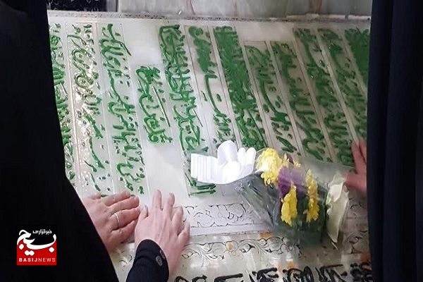 روایتی از زائران مقبره علامه طباطبایی روایتی از زائران مقبره علامه طباطبایی
