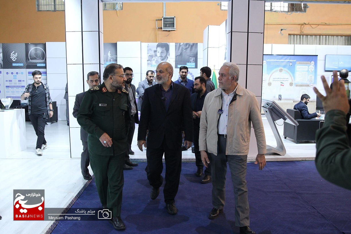 سپاه میتواند بخش مهمی از رسالت های مردمی سازی امور را تحقق ببخشد سپاه میتواند بخش مهمی از رسالت های مردمی سازی امور را تحقق ببخشد