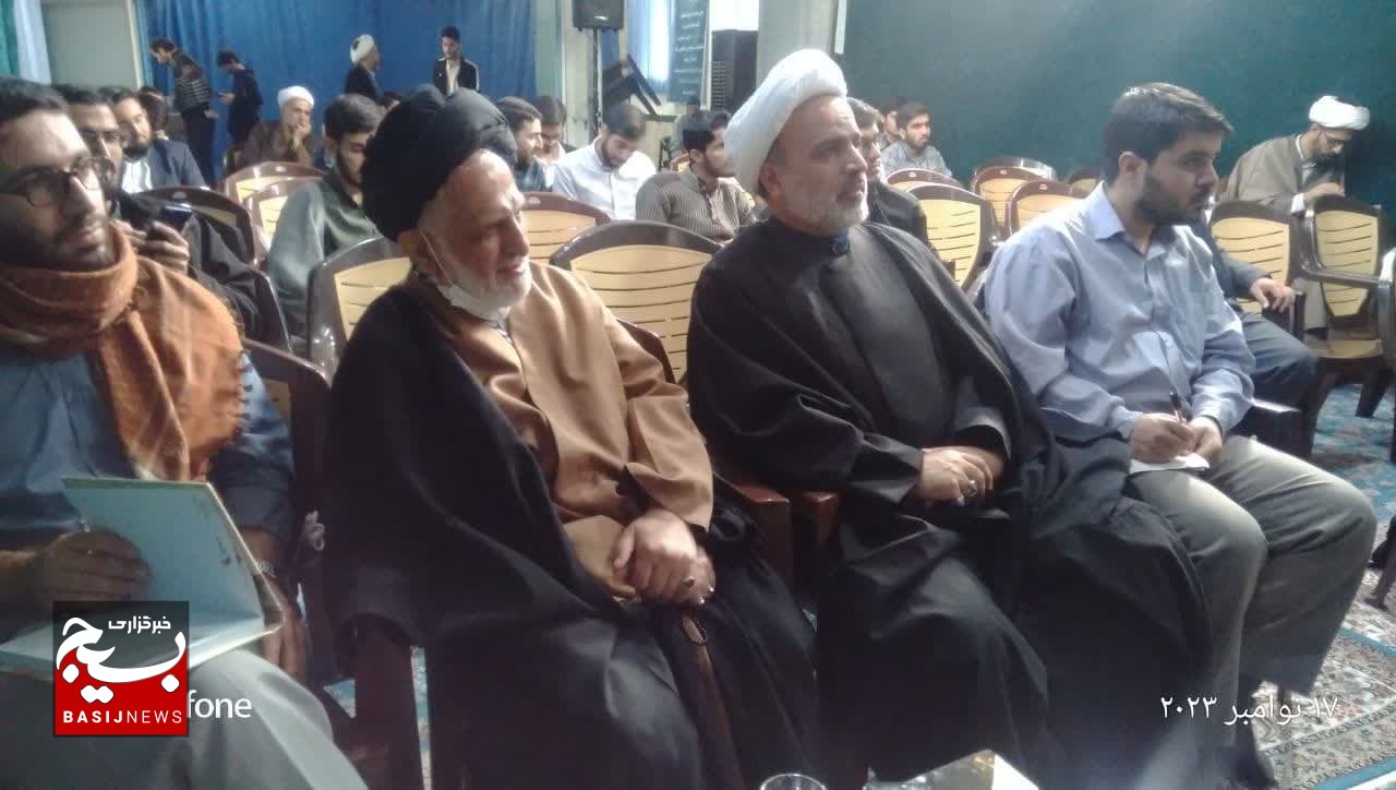 دوره تربیت جهادگر تبیین مسائل فلسطین در مدرسه علمیه حقانی برگزار شد دوره تربیت جهادگر تبیین مسائل فلسطین در مدرسه علمیه حقانی برگزار شد