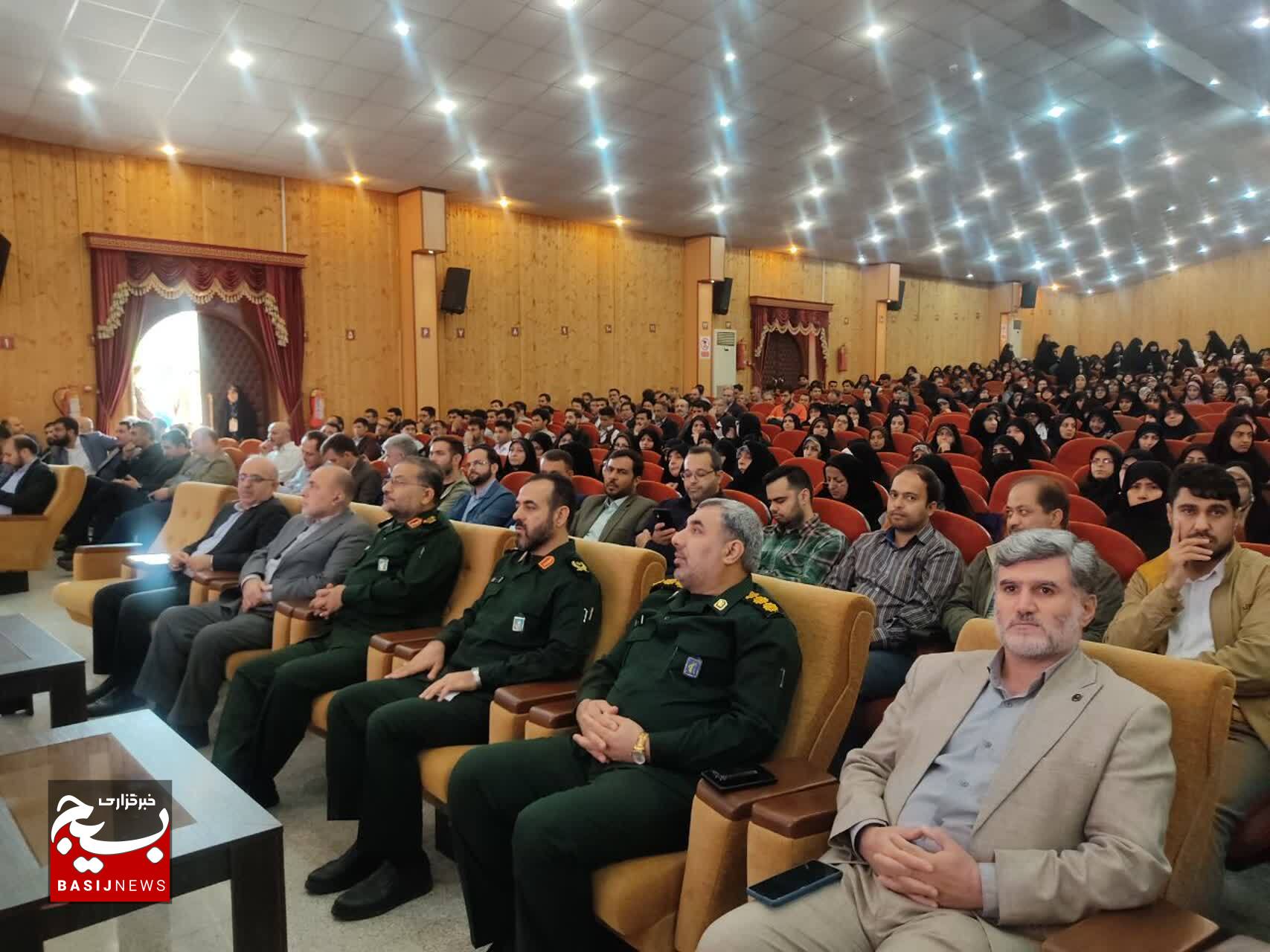 آیین اختتامیه دومین جشنواره ملی رسانهای بانوان «حریم رسالت» آیین اختتامیه دومین جشنواره ملی رسانهای بانوان «حریم رسالت»