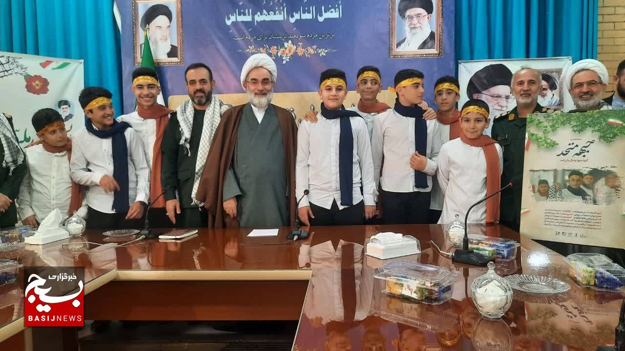 دیدار اعضای ستاد گرامیداشت هفته بسیج با نماینده ولی فقیه در گیلان دیدار اعضای ستاد گرامیداشت هفته بسیج با نماینده ولی فقیه در گیلان