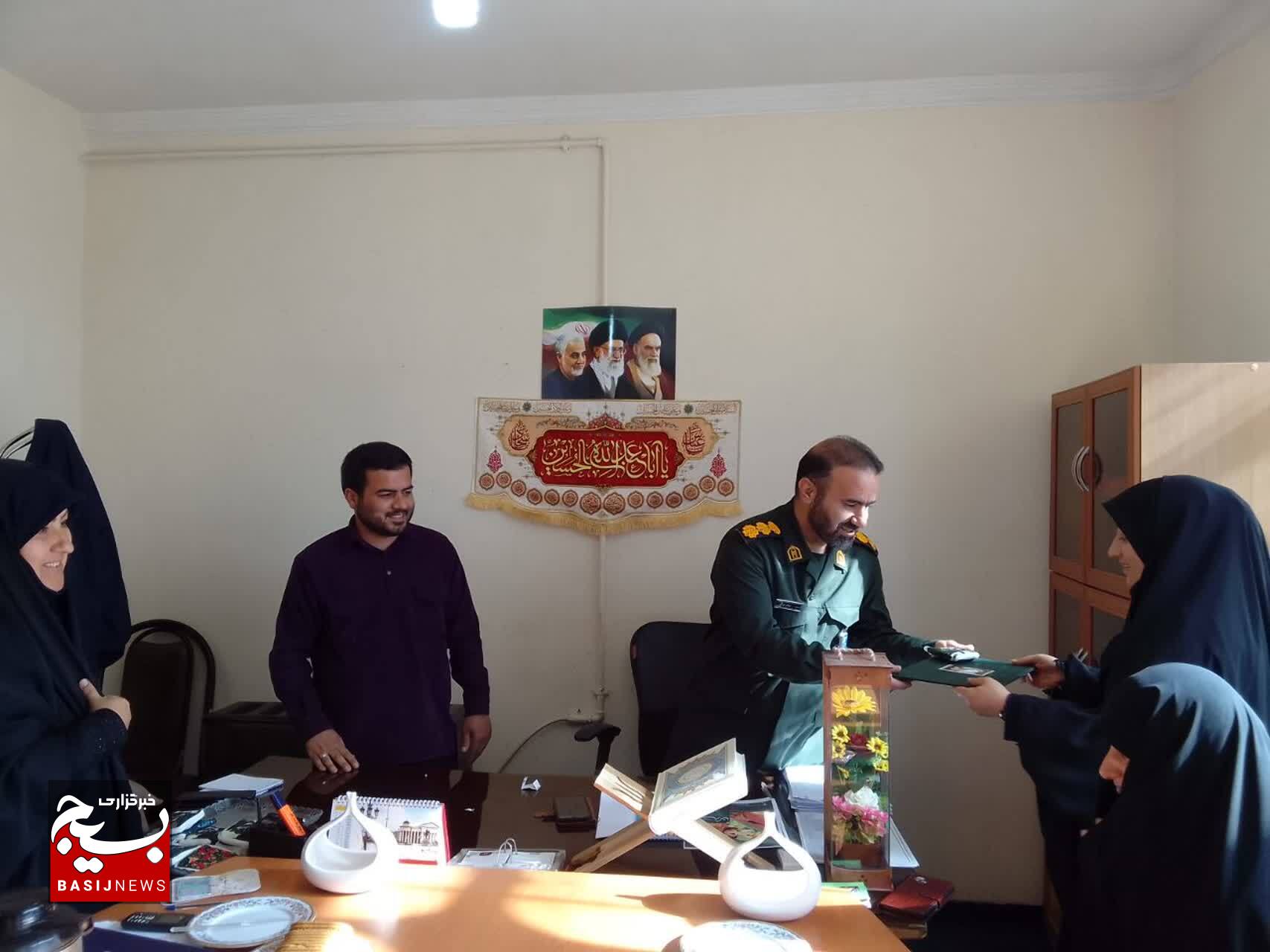 تجلیل از مربیان و عوامل اجرایی طرح یاوران ولایت بسیج دانش آموزی استان + ( تصاویر) تجلیل از مربیان و عوامل اجرایی طرح یاوران ولایت بسیج دانش آموزی استان + ( تصاویر)