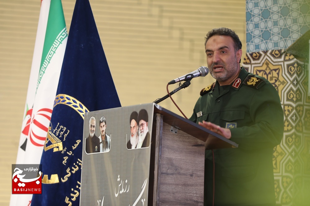نسل امروز انقلاب در مسیر آرمانهای انقلاب است نسل امروز انقلاب در مسیر آرمانهای انقلاب است