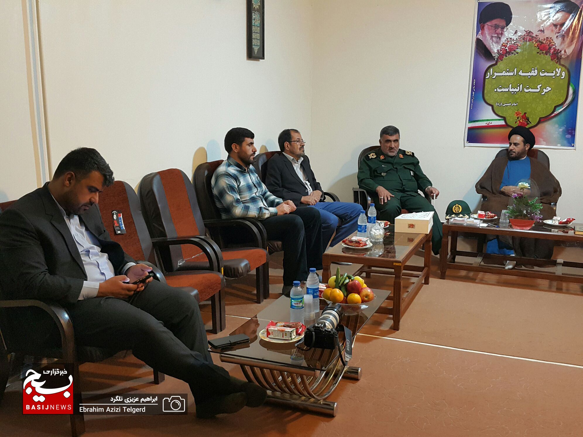 دیدار فرمانده تیپ ۴۸ فتح با امام جمعه گچساران / حجت الاسلام هاشمی منش: تیپ ۴۸ فتح مایه افتخار کشور است دیدار فرمانده تیپ ۴۸ فتح با امام جمعه گچساران / حجت الاسلام هاشمی منش: تیپ ۴۸ فتح مایه افتخار کشور است