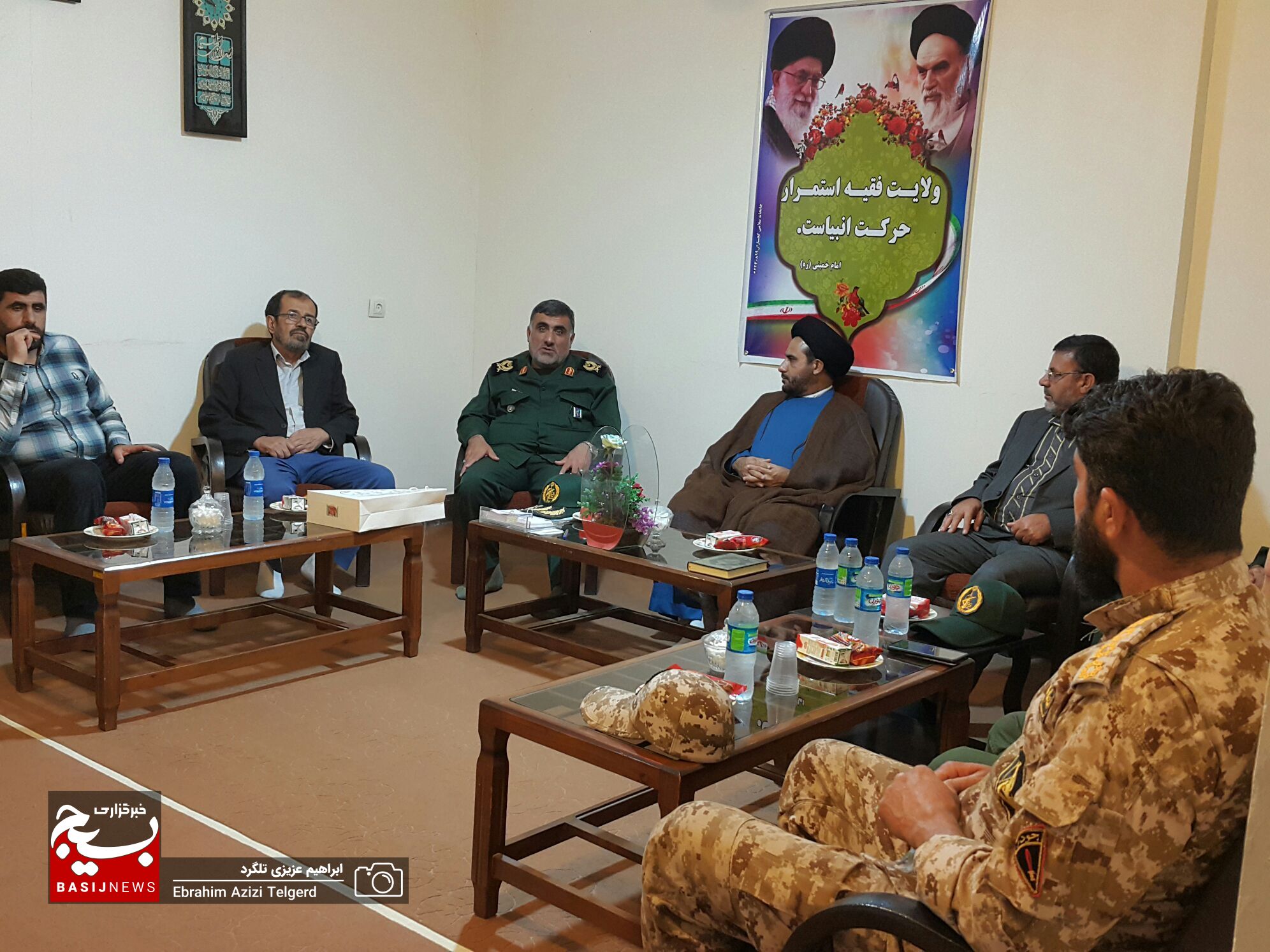 دیدار فرمانده تیپ ۴۸ فتح با امام جمعه گچساران / حجت الاسلام هاشمی منش: تیپ ۴۸ فتح مایه افتخار کشور است دیدار فرمانده تیپ ۴۸ فتح با امام جمعه گچساران / حجت الاسلام هاشمی منش: تیپ ۴۸ فتح مایه افتخار کشور است