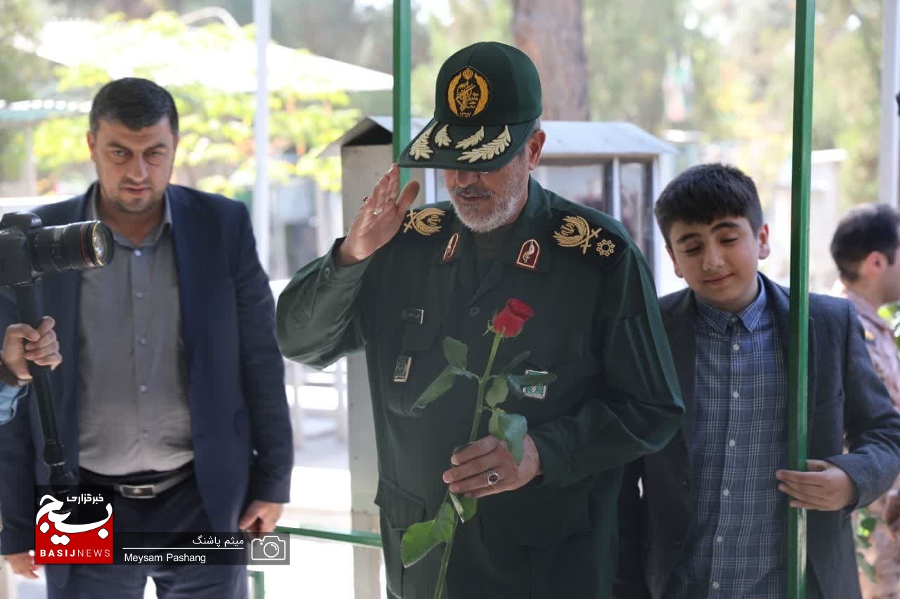 نوجوان روز بسیج دانشآموزی نوجوان روز بسیج دانشآموزی