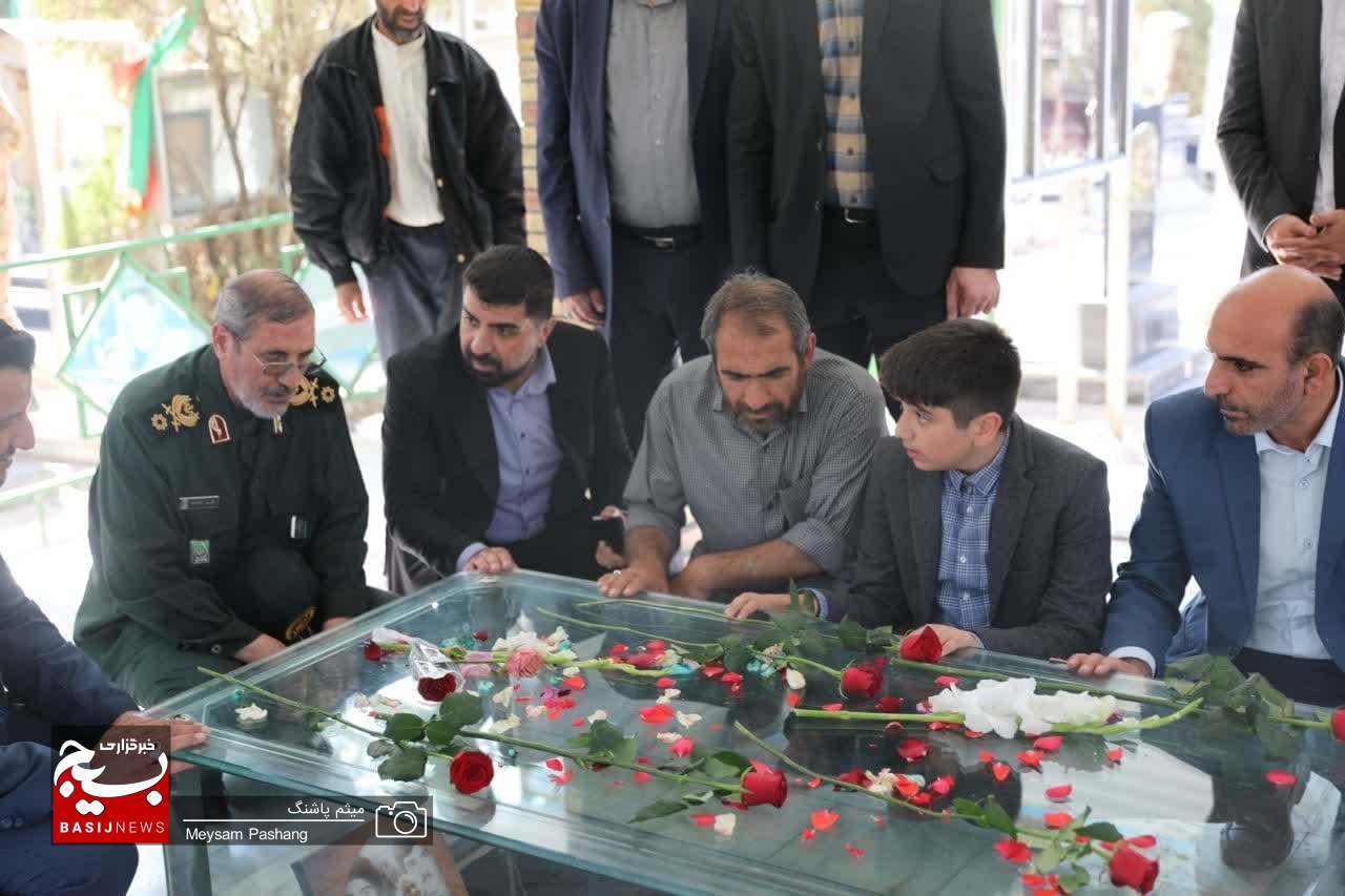 نوجوان روز بسیج دانشآموزی نوجوان روز بسیج دانشآموزی