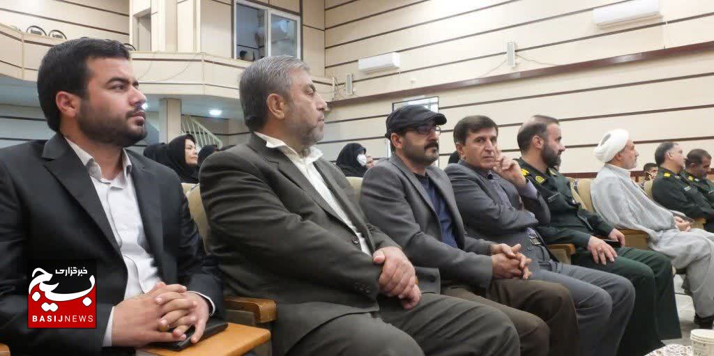 همایش فرماندهان واحد بسیج دانشآموزی و گرامیداشت شهدای دانشآموز و فرهنگی استان در گچساران همایش فرماندهان واحد بسیج دانشآموزی و گرامیداشت شهدای دانشآموز و فرهنگی استان در گچساران