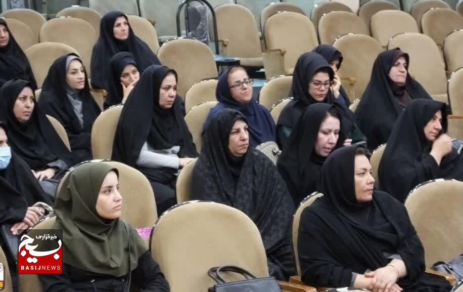همایش فرماندهان واحد بسیج دانشآموزی و گرامیداشت شهدای دانشآموز و فرهنگی استان در گچساران همایش فرماندهان واحد بسیج دانشآموزی و گرامیداشت شهدای دانشآموز و فرهنگی استان در گچساران