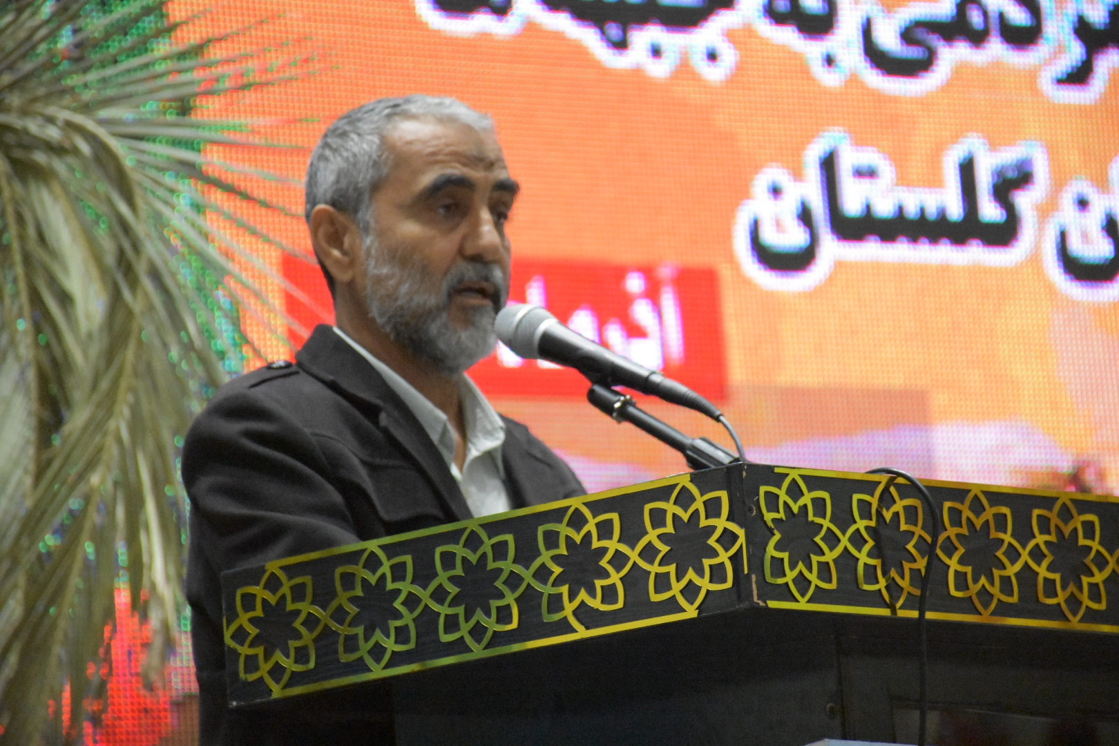 مقابله با دشمنان در جنگ تحمیلی به وسیله کمک های مردمی و پشتیبانی آن ها از جنگ میسر گردید مقابله با دشمنان در جنگ تحمیلی به وسیله کمک های مردمی و پشتیبانی آن ها از جنگ میسر گردید