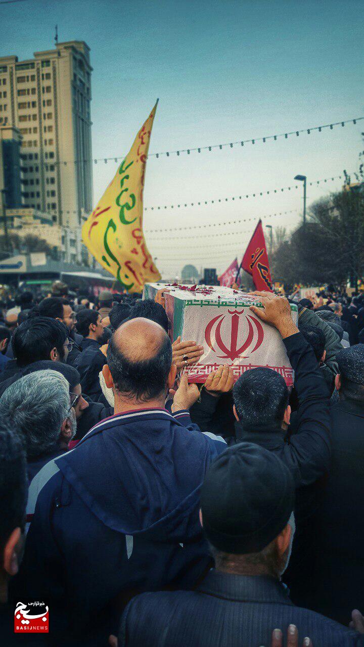 تشییع پیکر ۸شهید مدافع حرم در مشهد مقدس تشییع پیکر ۸شهید مدافع حرم در مشهد مقدس