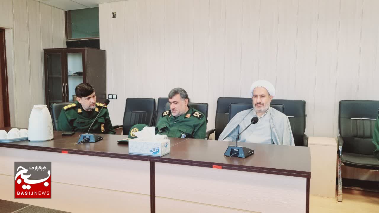 دیدارهای متفاوت فرمانده تیپ ۴۸ فتح در گچساران + ( تصاویر) دیدارهای متفاوت فرمانده تیپ ۴۸ فتح در گچساران + ( تصاویر)