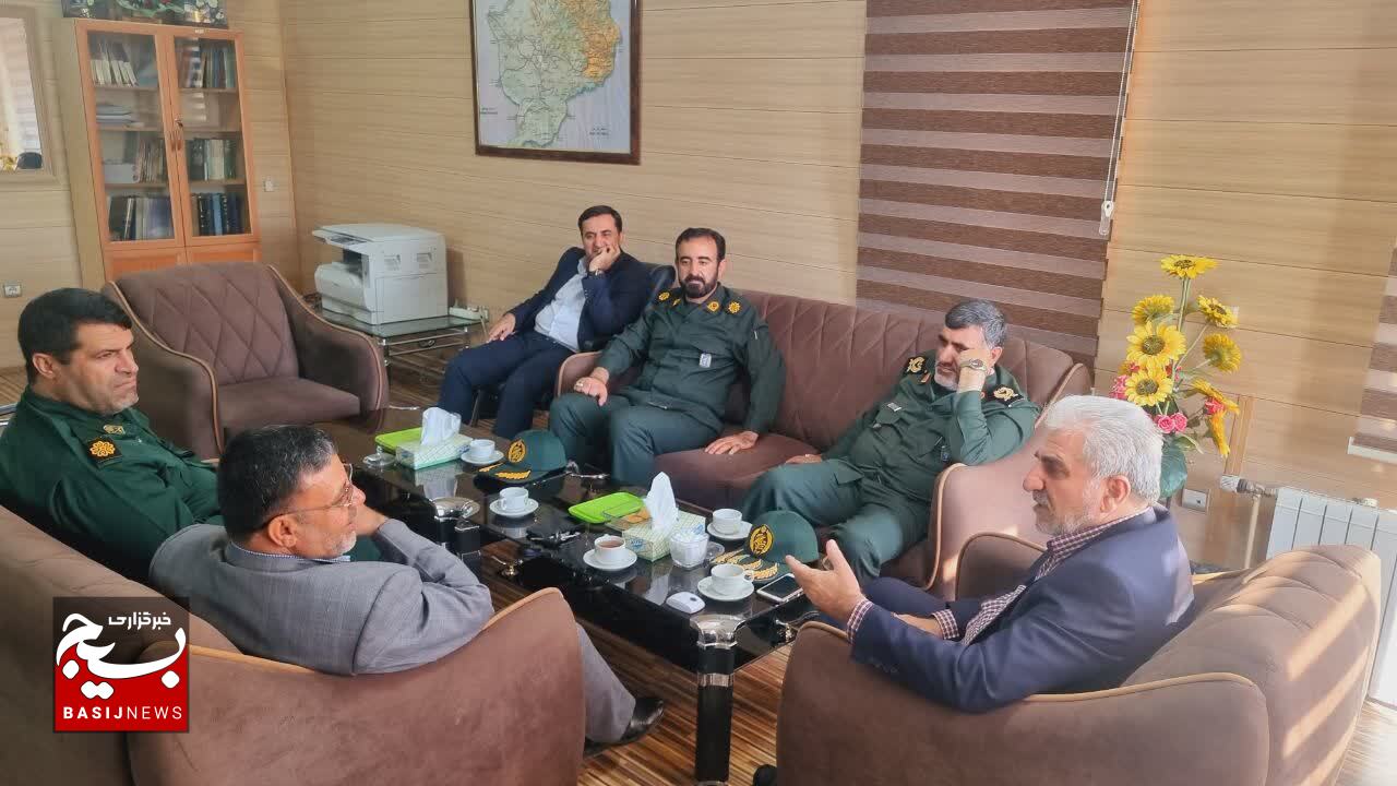 دیدارهای متفاوت فرمانده تیپ ۴۸ فتح در گچساران + ( تصاویر) دیدارهای متفاوت فرمانده تیپ ۴۸ فتح در گچساران + ( تصاویر)